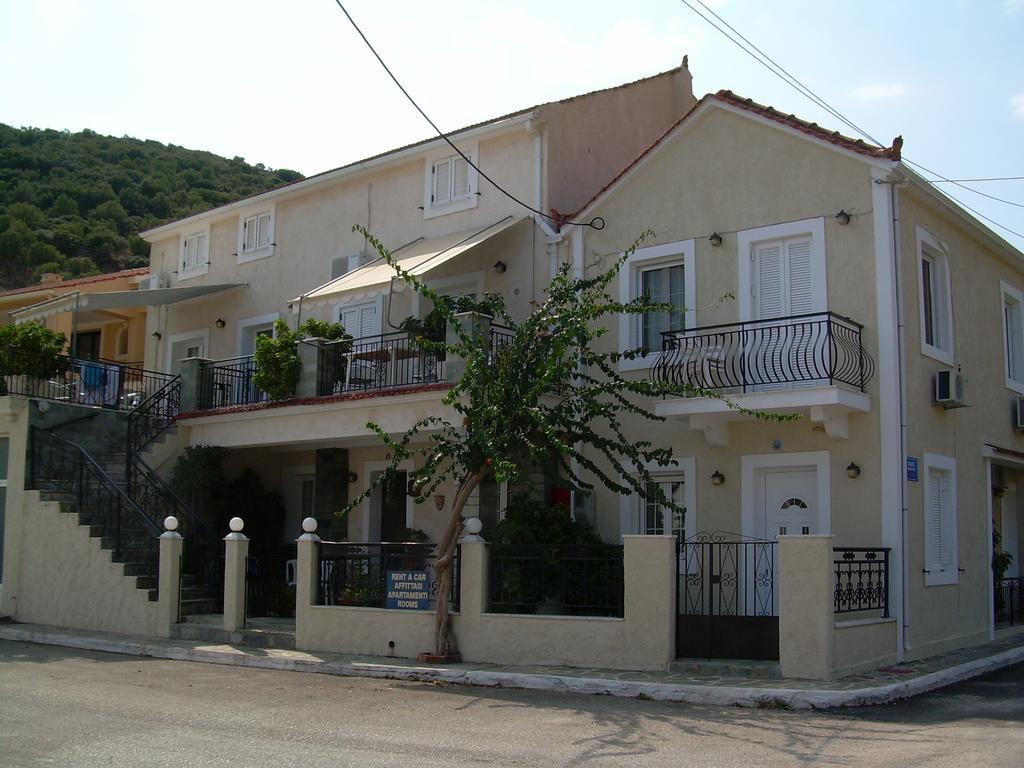 Starvillas Apartments And Studios Agia Efimia Екстериор снимка